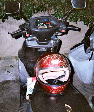 機車與安全帽